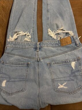 American Eagle Outfitters Light Blue Distressed Straight Leg Jeans